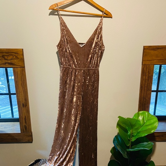 Blush velvet jumpsuit - Picture 2 of 6